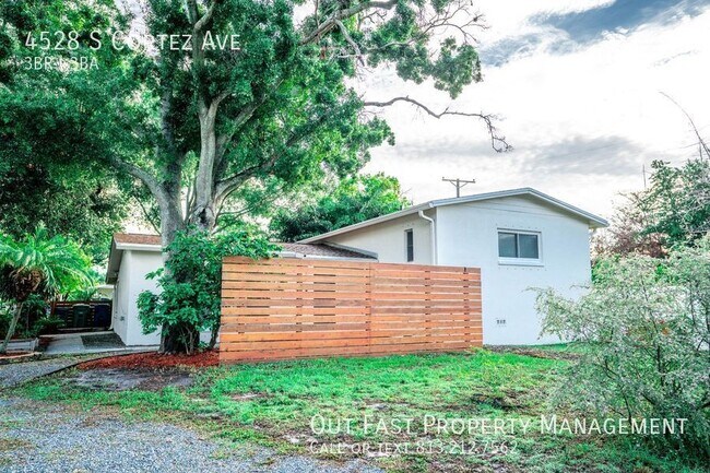 Building Photo - Stunning 3 bed 2.5 Bath on Corner lot in S...