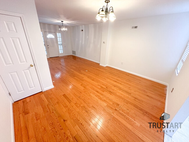 Building Photo - 3 bedroom house in Tacony