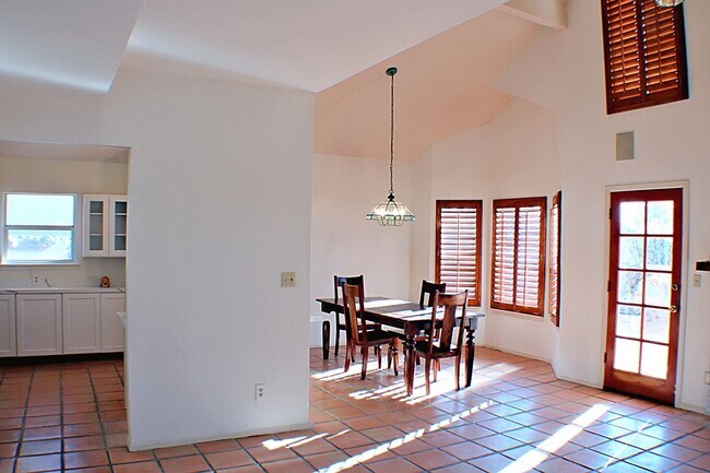 Foto del edificio - Beautiful Move-in Ready Home