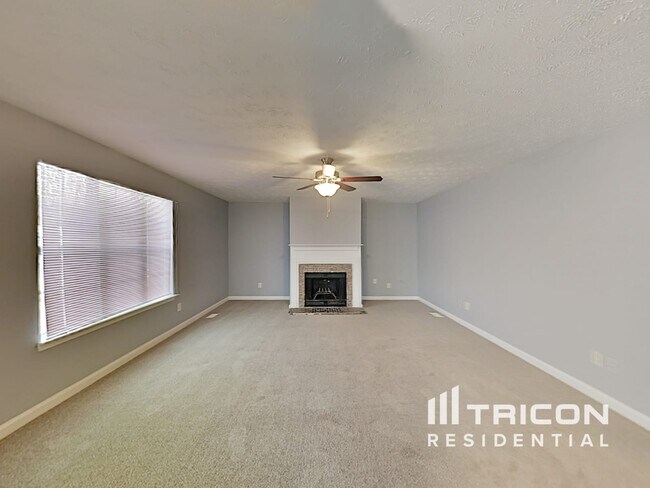 Foto del edificio - 915 Shadow Lake Dr