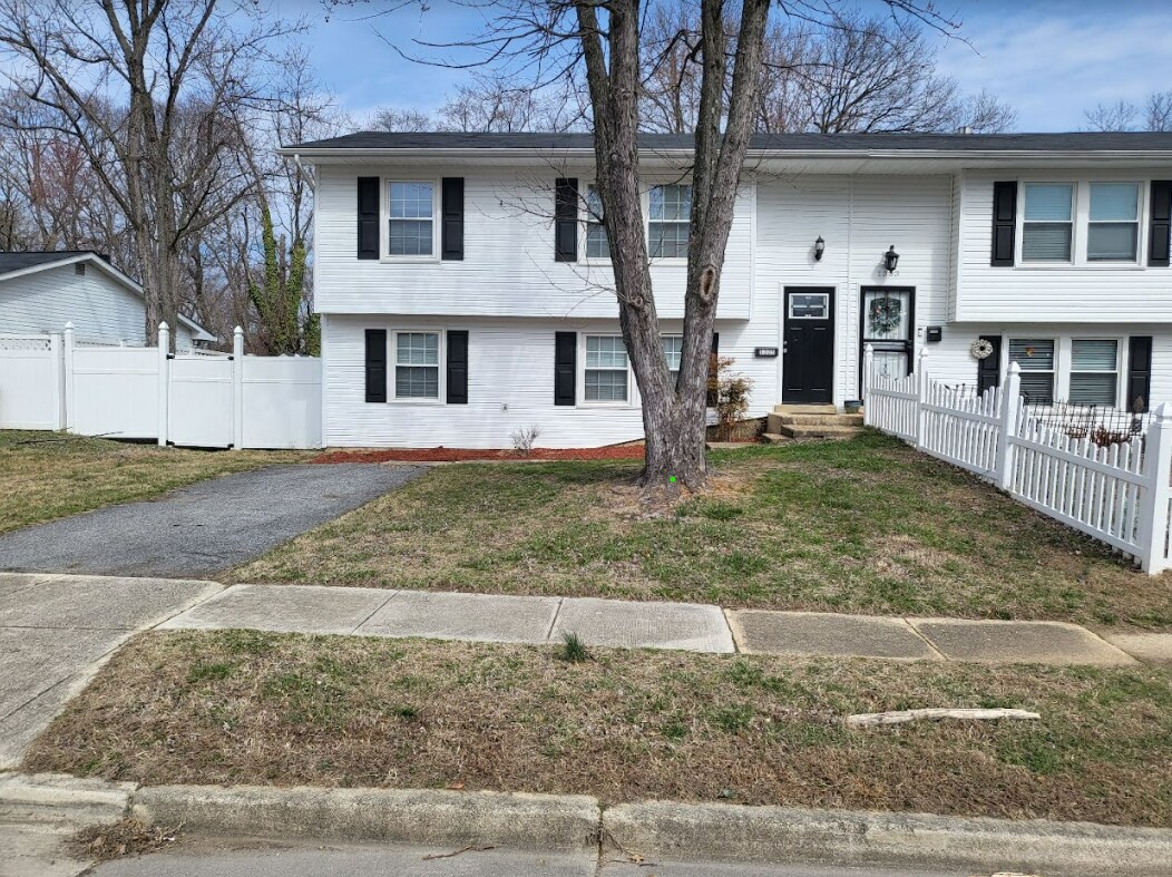 Building Photo - 1335 Chapelview Dr