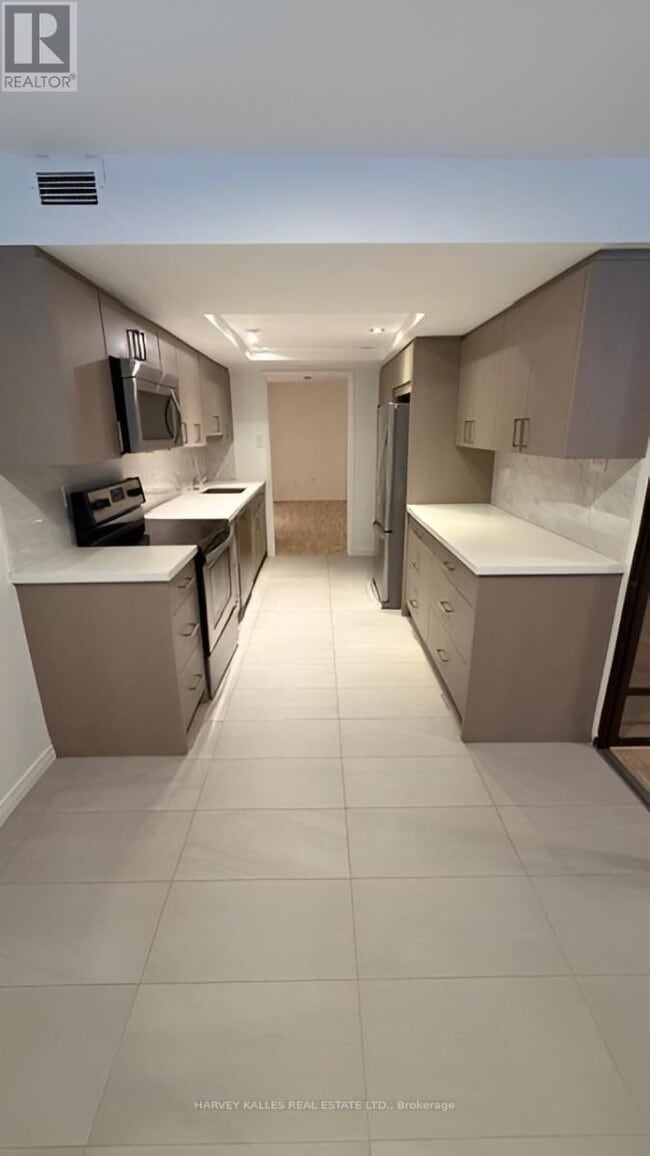 Photo du bâtiment - 409-360-360 Bloor St E