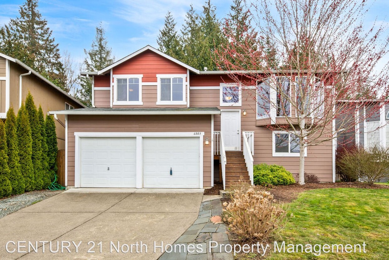 Primary Photo - 5 br, 2.5 bath House - 6803 81st Dr NE