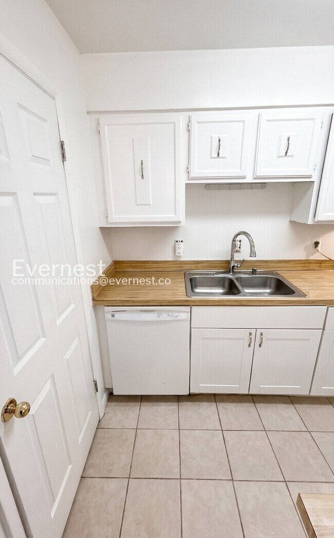 Foto del edificio - 14848 Ensor Ct