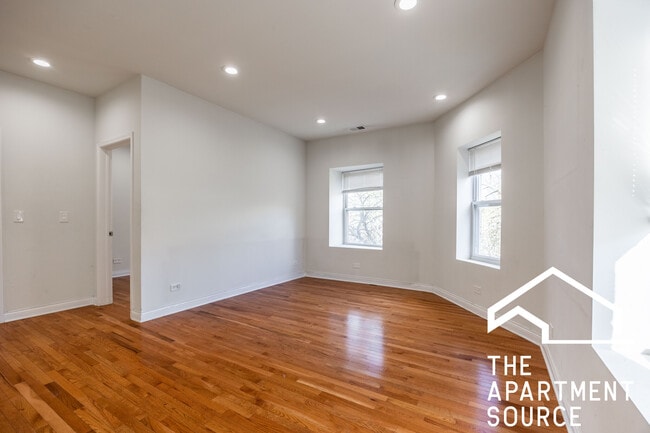 Building Photo - 1157 W Lunt Ave