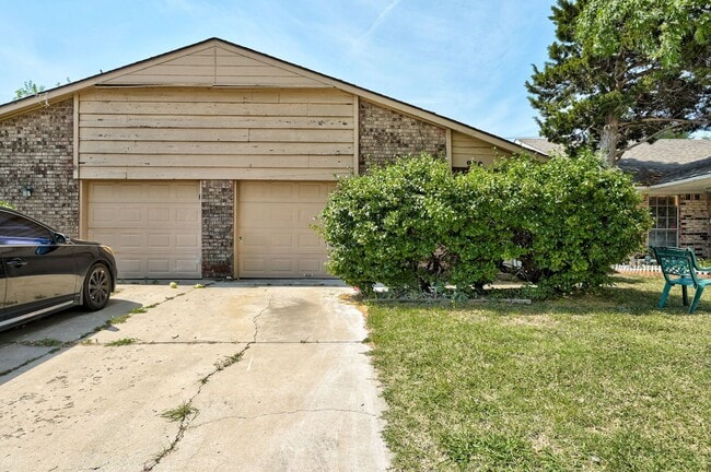 Building Photo - 928 SW 97th St