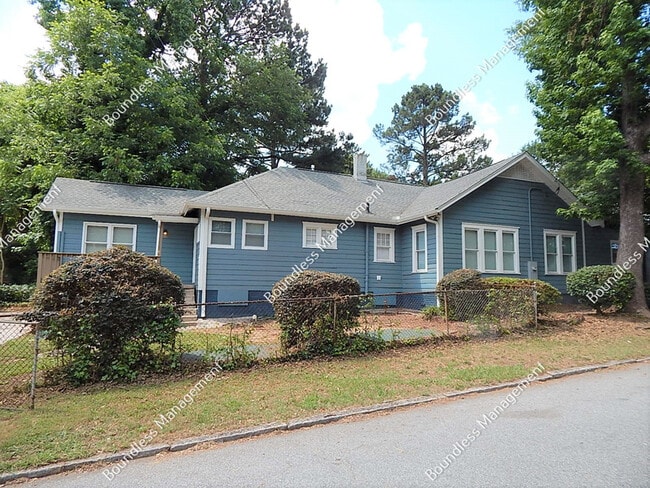 Building Photo - 1420 Lakewood Ave SE