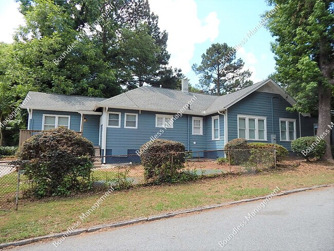 Foto del edificio - 1420 Lakewood Ave SE