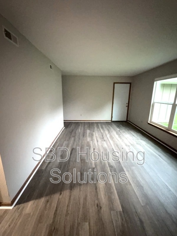 Building Photo - 16606 E Gudgell Rd