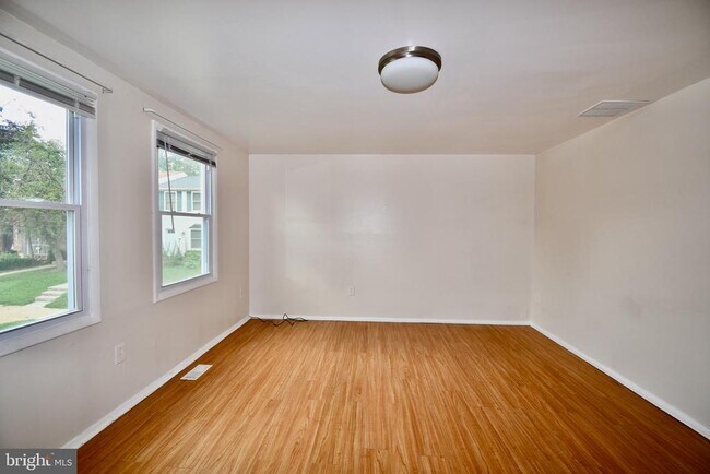 Building Photo - 1730 Heather Ln