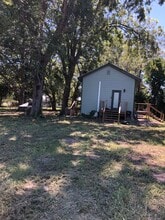 Building Photo - 112 E Scott St