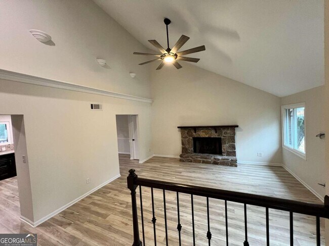 Building Photo - 4575 Queen Anne Ct SE