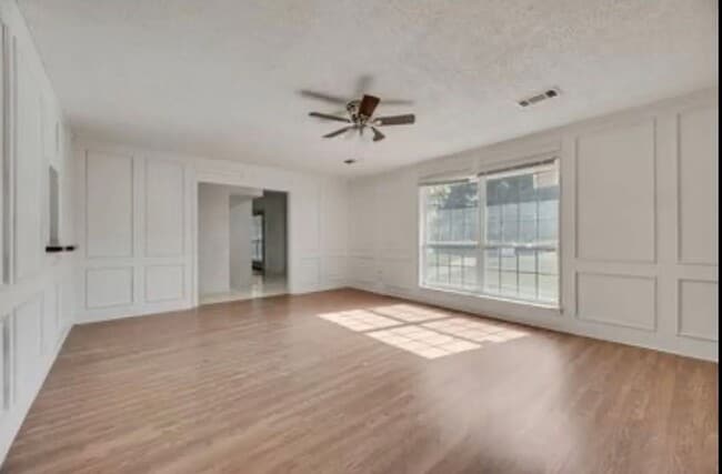 Foto del edificio - 611 Wilson Ct