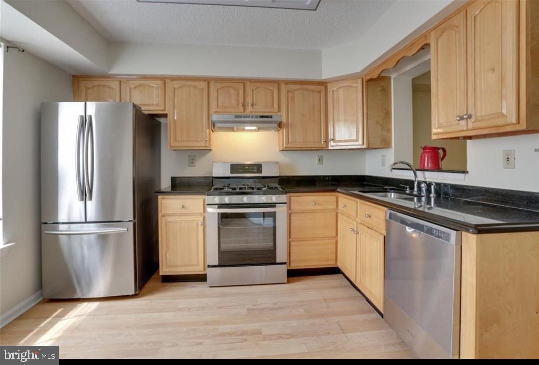 Primary Photo - 16 Halstead Pl