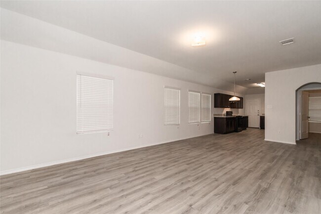 Foto del edificio - 17466 Linthorne St