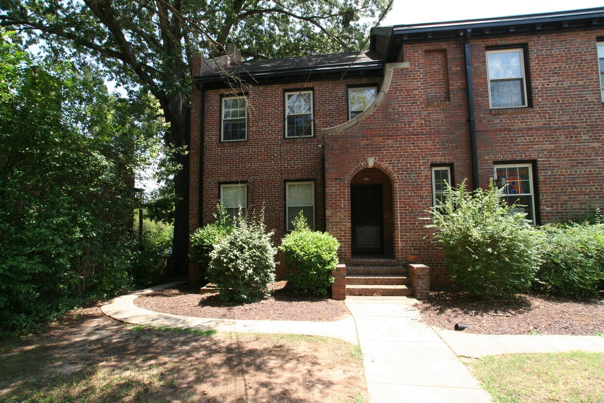 Primary Photo - 100 Horne St
