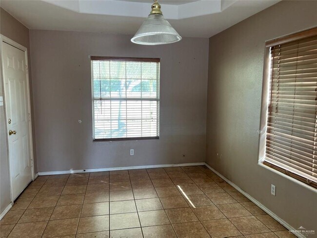 Foto del edificio - 302 N Mississippi St