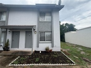 Building Photo - 197 Garden Dr