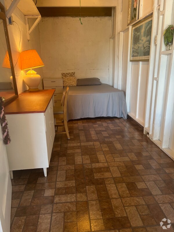 Wilhelmina Rise Houses under 3,000 Honolulu, HI 2 Homes