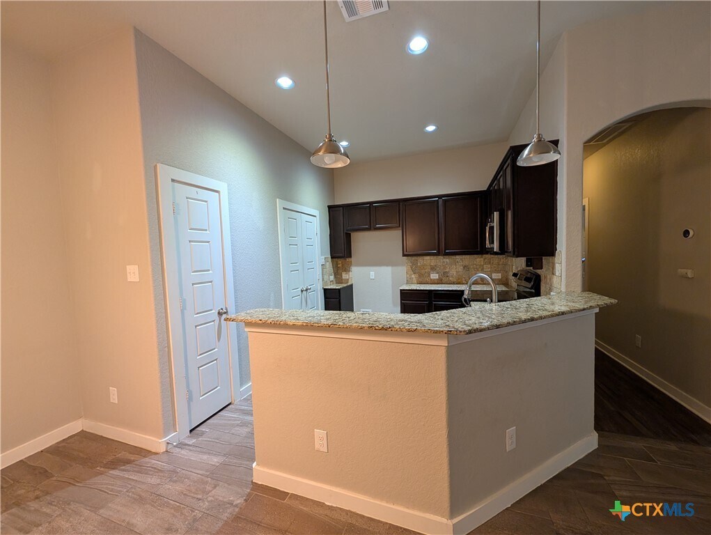 Foto principal - 1135 Creekside Orchard