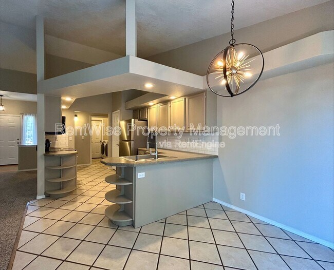 Building Photo - 690 W Konavle Ct