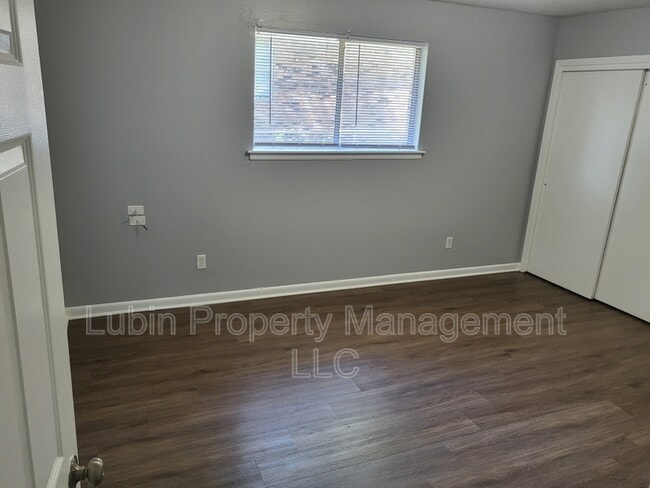 Building Photo - 3390 Barron Ave
