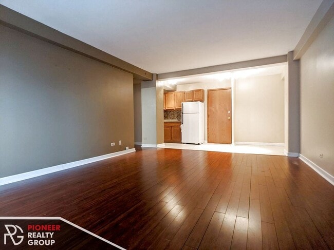Building Photo - 4180 N Marine Dr