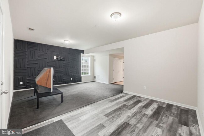 Foto del edificio - 4827 Forest Pines Dr