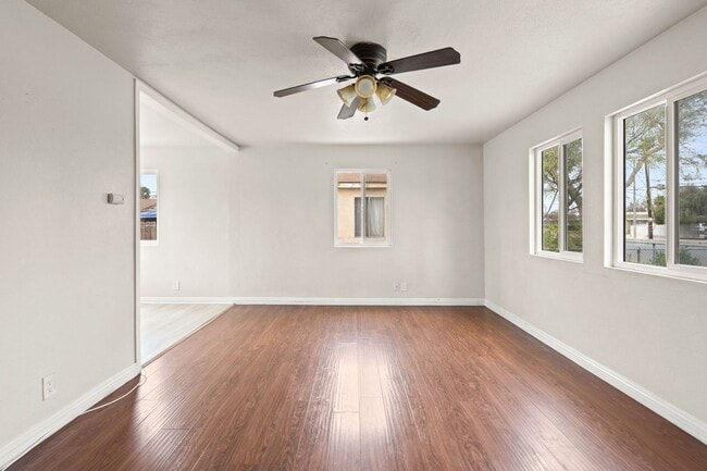 Building Photo - Discover Comfort and Convenience: Spacious...