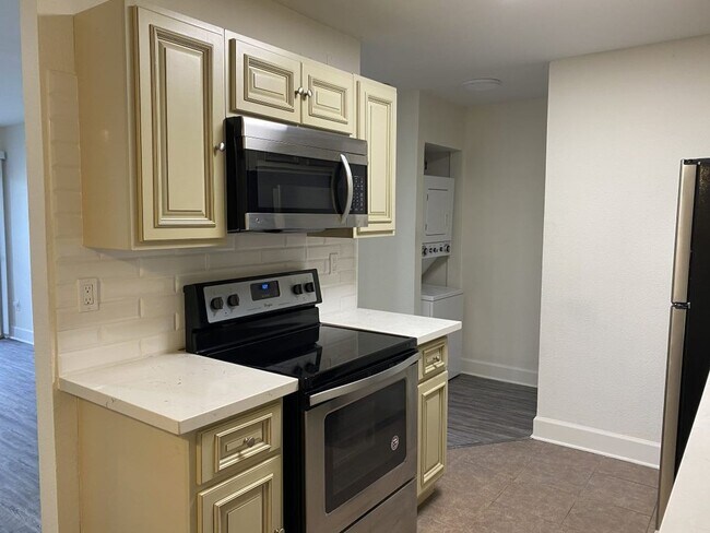 Foto del edificio - ***JUST REDUCED!!!*** 1BR/1BA Condo in "Vi...