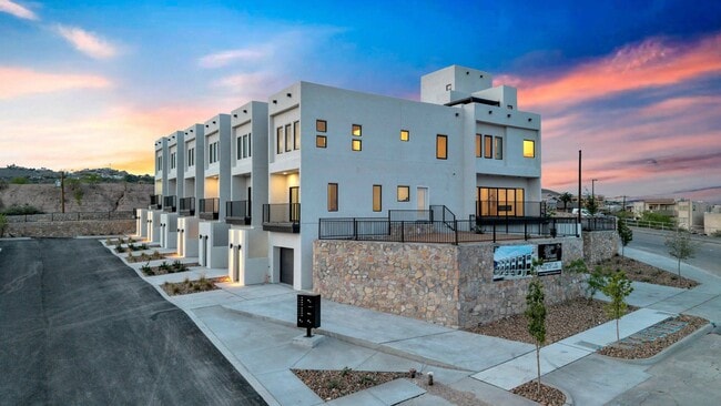 Building Photo - 1519 Golden Hill Terrace