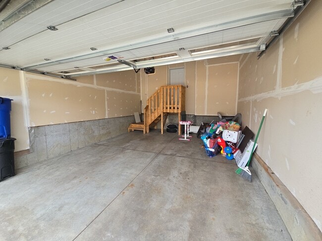 Building Photo - 2345 Wonnacott Cres SW