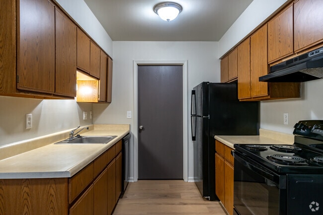 2BR, 1.5BA - 1,000SF - Kitchen - University Place Apartments