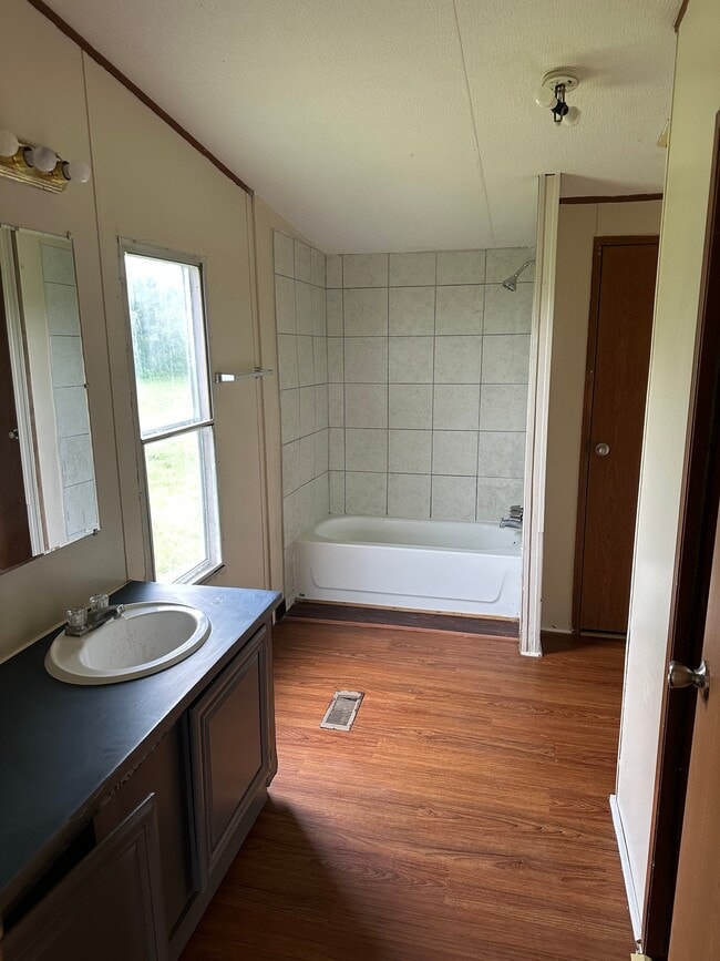 Building Photo - 330 Lorena Meadows Dr