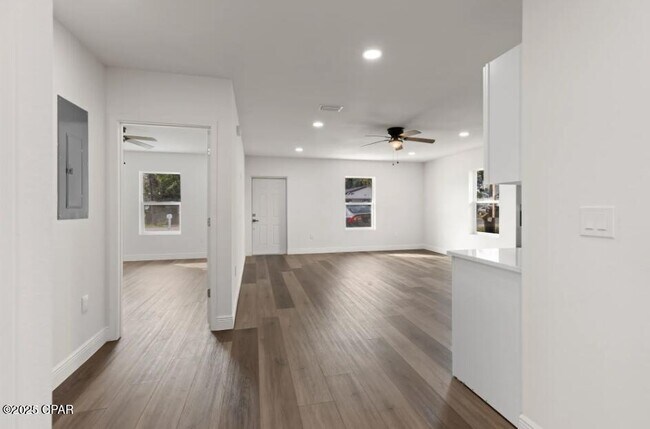 Foto del edificio - 148 N Claire Dr