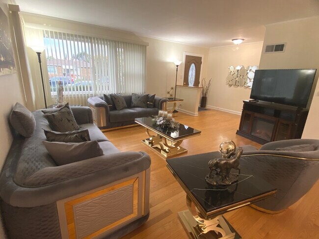 Foto del edificio - 7737 Park Ave