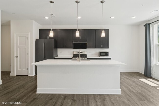 Building Photo - 2543 Geranium Way