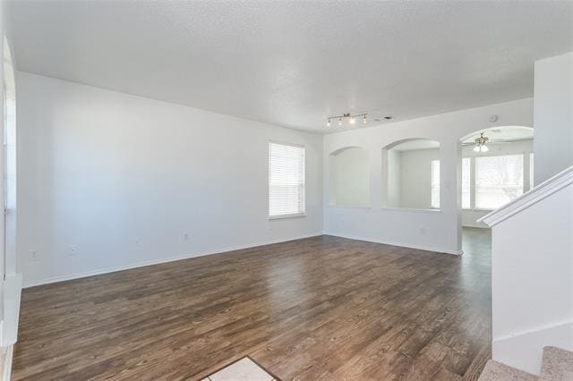 Building Photo - 513 Pineview Ln