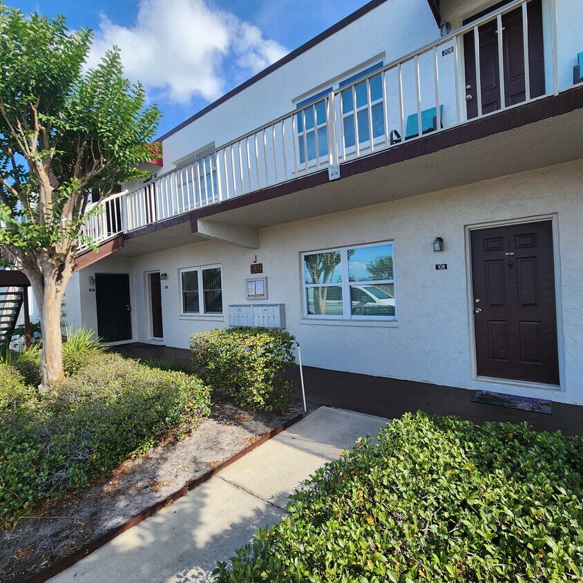 9109 W Hillsborough Ave, Tampa, FL 33615 Townhome Rentals in Tampa FL