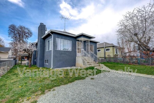 Building Photo - 544 Birch Ave