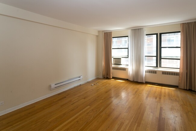 Foto del edificio - 4180 N Marine Dr