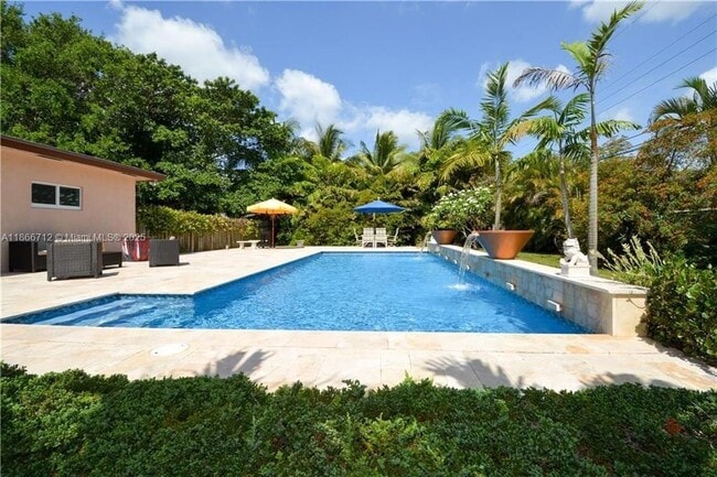 Building Photo - 4021 SW 1st St