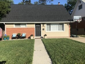 Building Photo - 108 N Gladden St