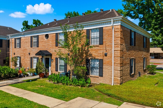 Building Photo - Village Place