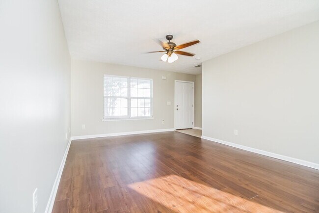 Building Photo - 129 Berele Shepsele Ln