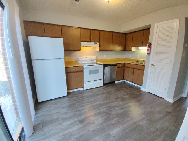 Building Photo - 22 Fonda Dr