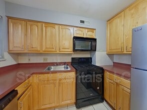 Building Photo - 6917 Colonial Woods Dr