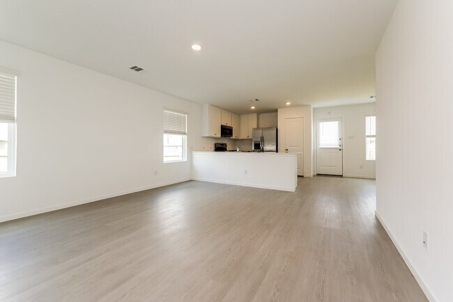 Building Photo - 16118 Hatton Dr