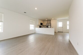 Building Photo - 16118 Hatton Dr