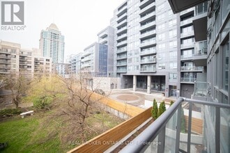Building Photo - 7-127 Kenaston Gardens